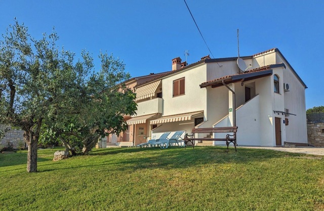 Holiday flat for 4 in medieval Bale near Rovinj