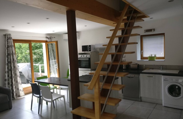 Holiday Home 'La Maison De Pierre' with Private Terrace, Wi-Fi and Air Conditioning