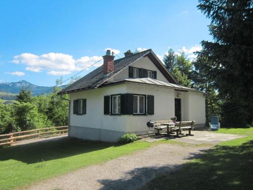 Holiday Home Landhaus Grüne Oase by Interhome