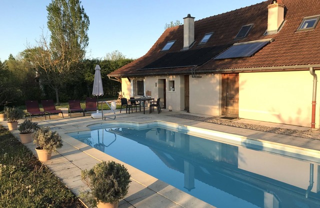 Holiday home in Burgundy with pool