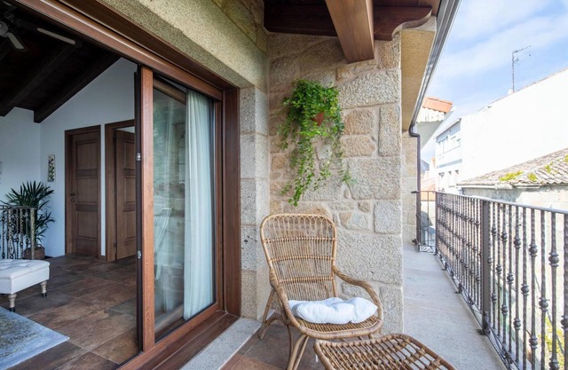Holiday Home 'Fogar Da Roda' with Private Terrace, Balcony and Wi-Fi