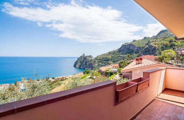Holiday Home "Vista Mare" with Sea View, Private Terrace and Wi-Fi