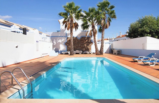 Holiday Home "Ideal Villas Residence" with Pool, A/C, BBQ, up to 12 people