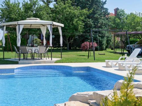 Holiday Home Andrea by Interhome