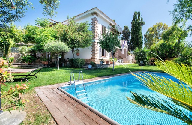 Holiday Home 'Baddelonga' with Private Pool, Private Garden and Wi-Fi