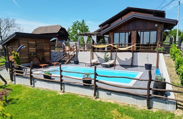 Holiday Home Blackrock Siscia by Villas Guide