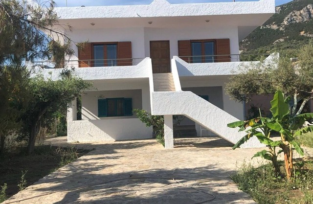 Holiday home by the sea with a large garden, Peloponnese near Epidaurus, Methana