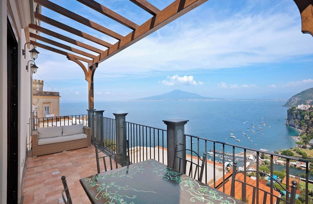 Holiday Home "Casetta Punta la Guardia" with Sea View, Private Terrace & A/C