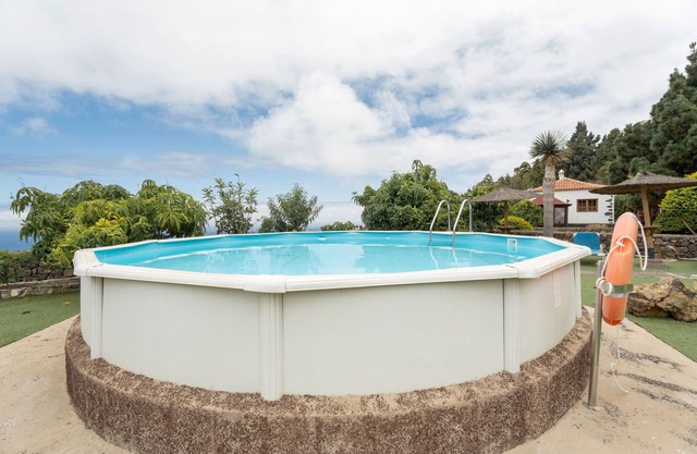 Holiday Home "Candelaria" with Mountain and Sea Views, Pool, Terrace and Wi-Fi