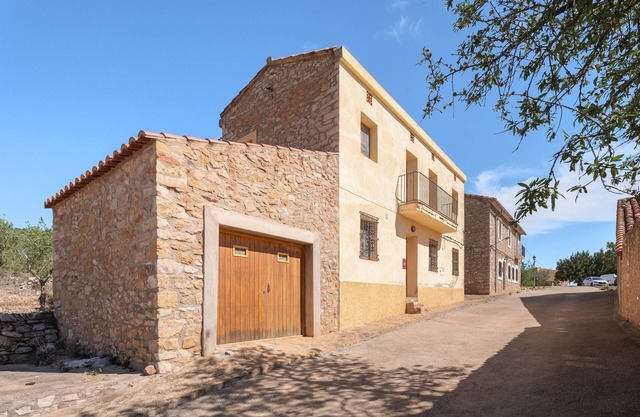 Holiday Home 'Casa Del Practicant' with Mountain Views, Private Terrace and Private Garden