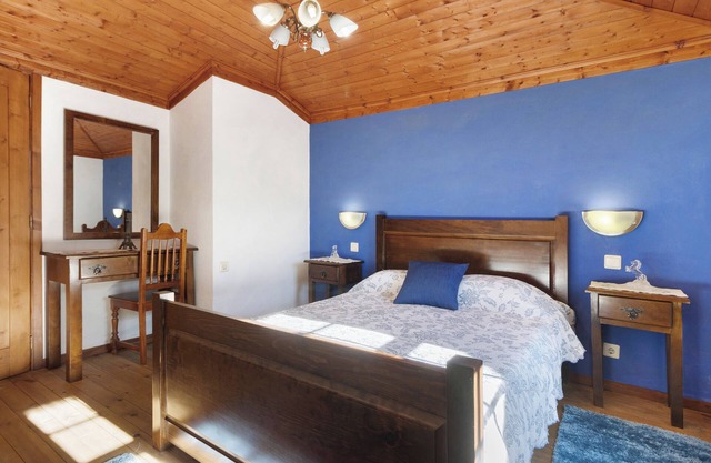 Holiday Home 'Casa Do Boticas' with Mountain View, Shared Pool and Wi-Fi