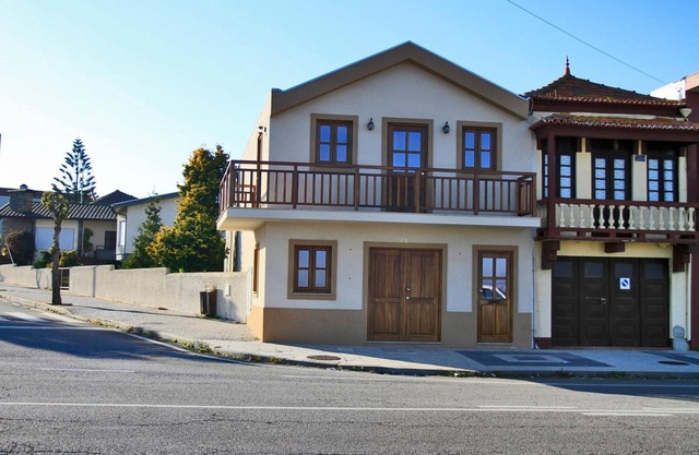 Holiday Home 'Casa Do Cais' with Sea View, Wi-Fi and Air Conditioning