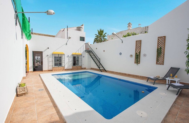 Holiday Home 'Casa Rural Berraquero' with Pool, Terrace & Wi-Fi