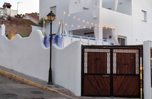 Holiday Home 'Casa Alhamar' with Private Pool, Wi-Fi and Air Conditioning