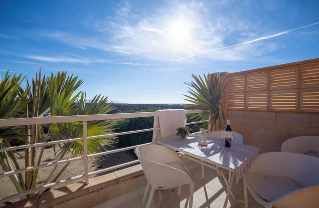 Holiday Home "Casa Minuni" with Sea View, Terrace, Balcony, A/C & Wi-Fi