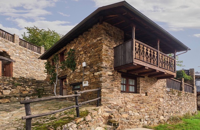 Holiday Home 'Casa Rural Cornatel' with Private Terrace and Balcony