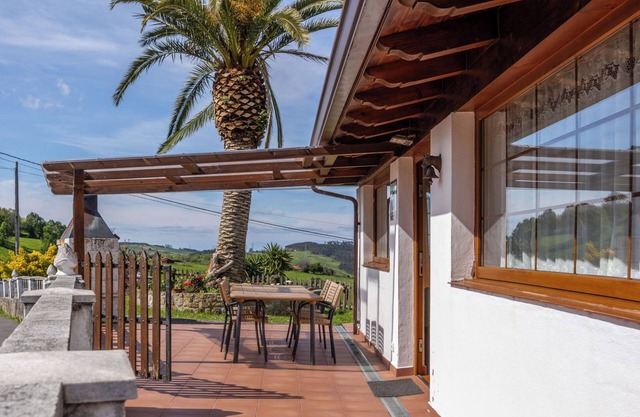 Holiday Home 'Casa Rural La Praderia' with Mountain View, Private Terrace and Wi-Fi