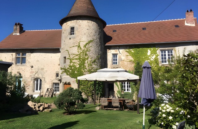 Holiday Home 'Chez Poton' with Private Terrace, Private Garden and Wi-Fi