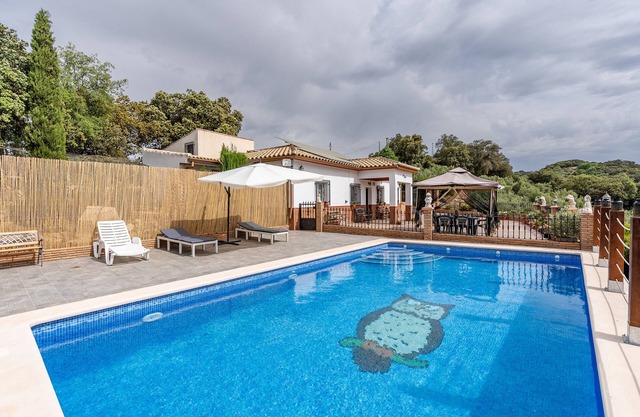 Holiday Home "Cortijo La Solana Montefrío" with Mountain Views, Private Pool and Wi-Fi