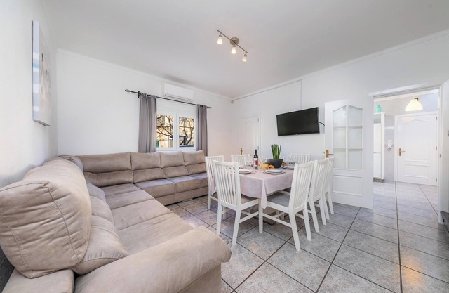 Holiday Home 'Costa den Blau' close to the Beach with Balcony, Terrace & Wi-Fi