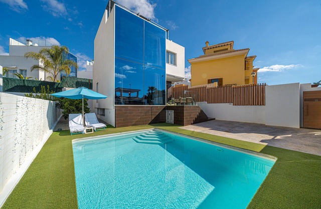 Holiday Home "Cristal" with Sea View, Pool & Wi-Fi