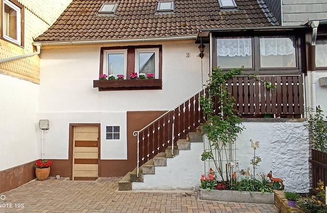 Holiday Home 'Tiny Old House' with Private Terrace, Wi-Fi and Air Conditioning