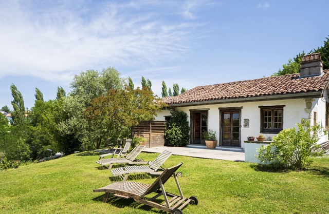 Holiday Home 'Dependance Avec Jacuzzi' with Terrace, Garden and Wi-Fi