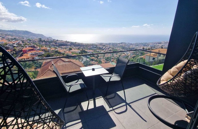Holiday Home 'Dream View' with Sea View, Private Terrace and Wi-Fi