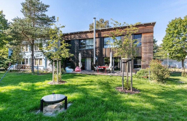Holiday Home 'Ferienhaus Am Grimnitzsee' with Private Terrace, Private Garden and Wi-Fi