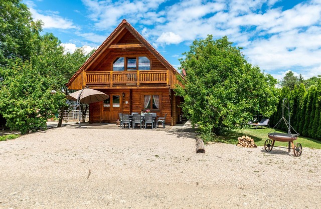 Holiday Home 'Ferienblockhaus Glocker - Hof' with Terrace, Garden & Wi-Fi