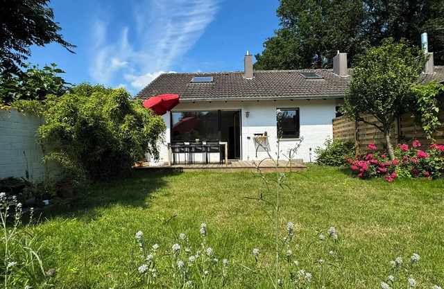 Holiday Home 'Ferienhaus Ahaus' with Private Terrace, Private Garden and Wi-Fi