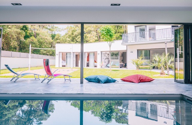 Holiday Home 'Villa Des Dunes' with Private Terrace, Wi-Fi and Air Conditioning