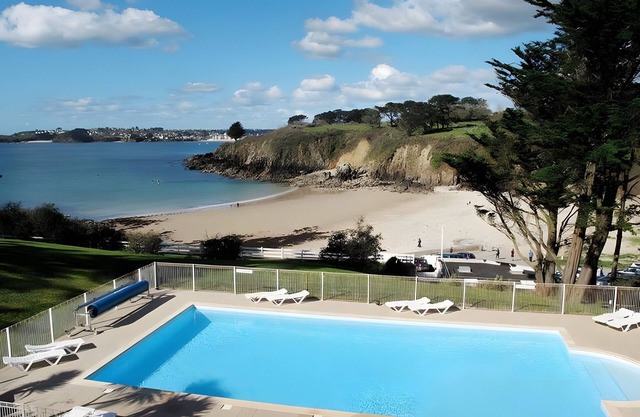 Holiday Home 'Maison Dans Résidence' with Private Pool, Private Terrace and Wi-Fi