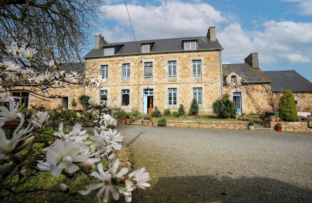 Holiday Home 'Gite 1' with Shared Pool, Private Terrace and Wi-Fi