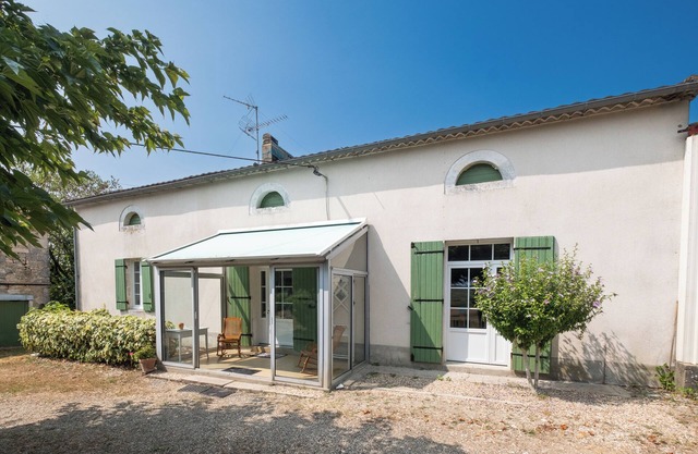 Holiday Home 'Gîte Du Sourcier' with Private Garden