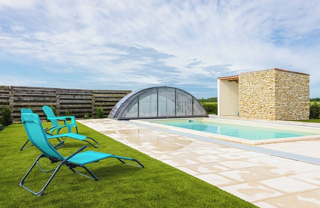 Holiday Home 'Gîte Koala' with Private Pool, Wi-Fi and Air Conditioning