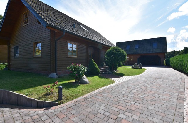 Holiday Home 'Haus Mövenort' with Private Terrace, Private Garden and Wi-Fi