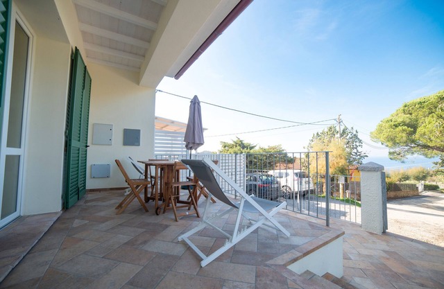 Holiday Home 'Il Timo' with Sea View, Wi-Fi and Air Conditioning