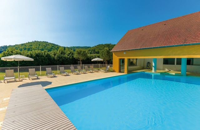 Holiday Home in France with Garden Terrace