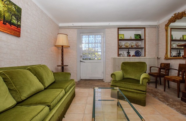 Holiday Home in Montfaucon with Fenced Garden, Terrace, BBQ