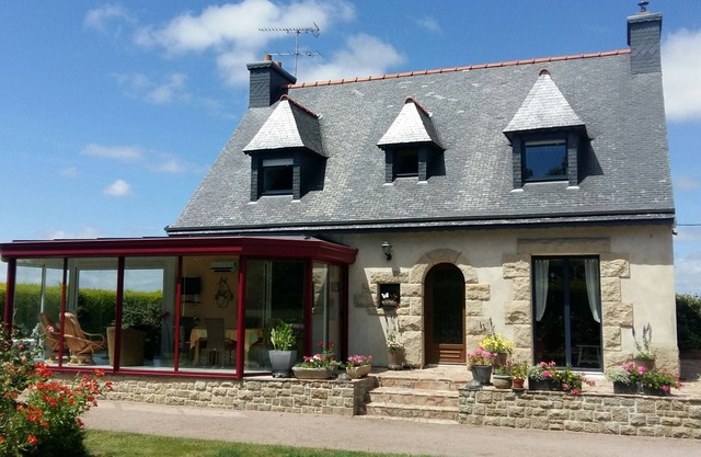 Holiday Home in Pédernec near Forest
