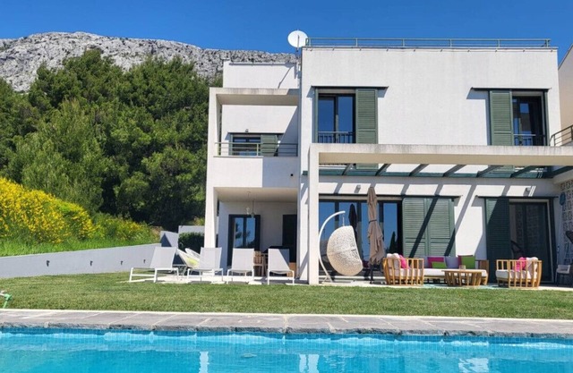 Holiday Home in Split with Seaview, Terrace, Air condition, WIFI (4937-1)