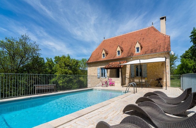 Holiday Home in Thémines with Private Pool