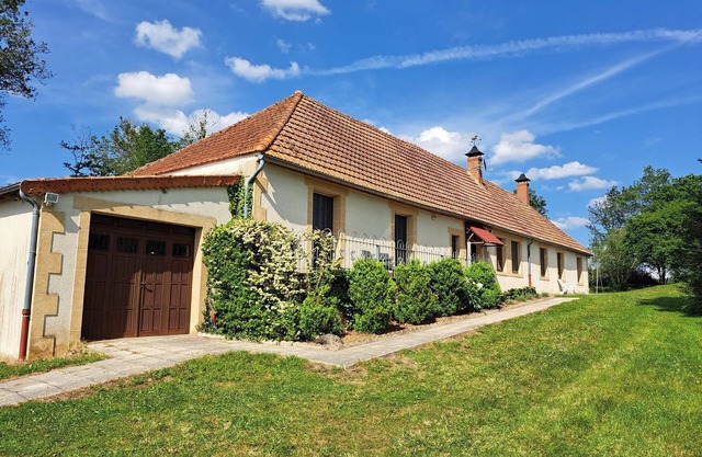 Holiday Home in Vieure near Lake and Garden