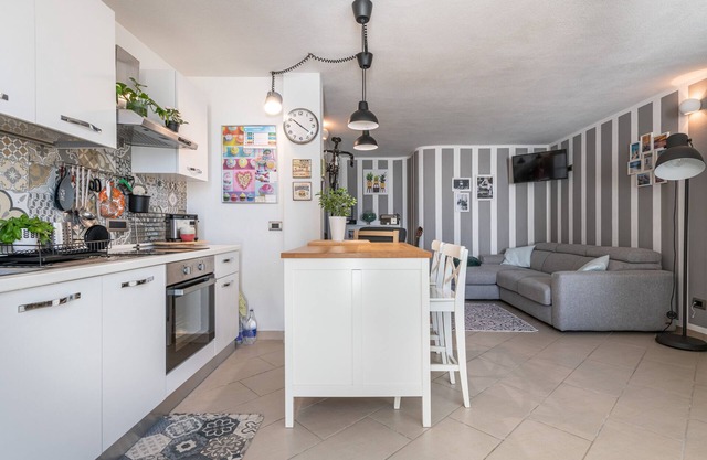 Holiday Home 'Con Vista A Capitana' with Mountain View, Shared Garden & Wi-Fi