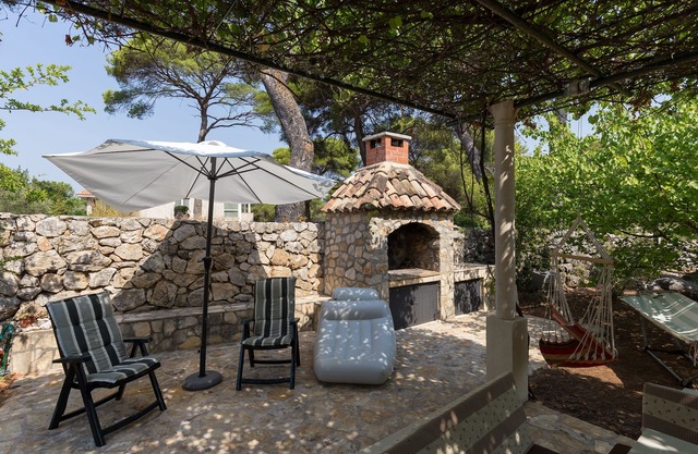 Holiday Home Jekavac -Three Bedroom Apartment with Terrace and Sea View