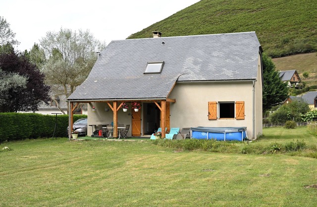 Holiday Home 'Jolie Maison' with Mountain View, Private Pool and Wi-Fi