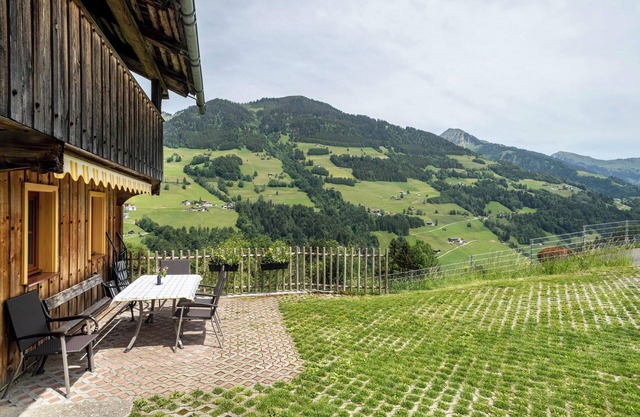 Holiday Home “Knusperhäuschen Höfen-Hüsle” with Mountain View
