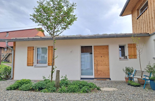 Holiday Home 'Ländlicher Öko-flair Im Strohhaus' with Private Terrace and Wi-Fi