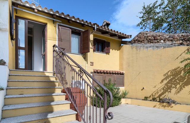 Holiday Home 'La Casa Del Sole' with Private Terrace and Air Conditioning